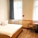 旅馆 Hermann 17 *